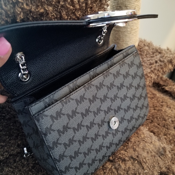 Michael Kors Purse - Picture 11 of 12
